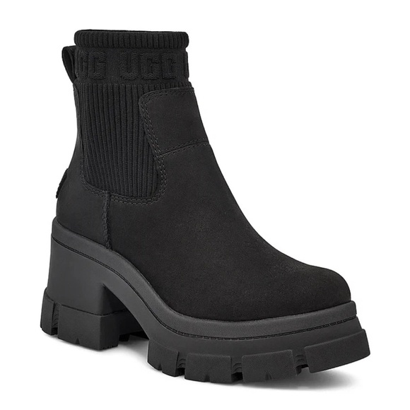 NWT Ugg Brooklyn Chelsea Boots Black Suede heel label with embossed UGG® logo.